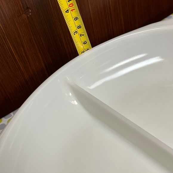 Pyrex White Milk Glass Divided Serving Dish Oval 1.5 Qt - Picture 8 of 10